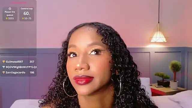 Snapshot of Chloe-Rose- chatting on May 14, 4:30 am Chloe-Rose- online show from May 14, 4:30 am