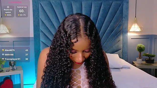 Snapshot of Chloe-Rose- chatting on June 5, 4:52 am Chloe-Rose- online show from June 5, 4:52 am