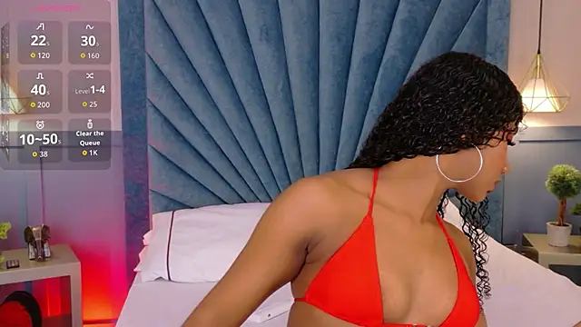 Snapshot of Chloe-Rose- chatting on June 7, 3:54 am Chloe-Rose- online show from June 7, 3:54 am