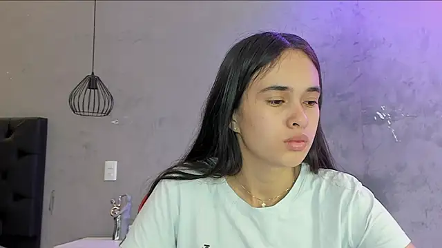 Snapshot of alice__susan chatting on May 27, 12:02 pm alice susan online show from May 27, 12:02 pm