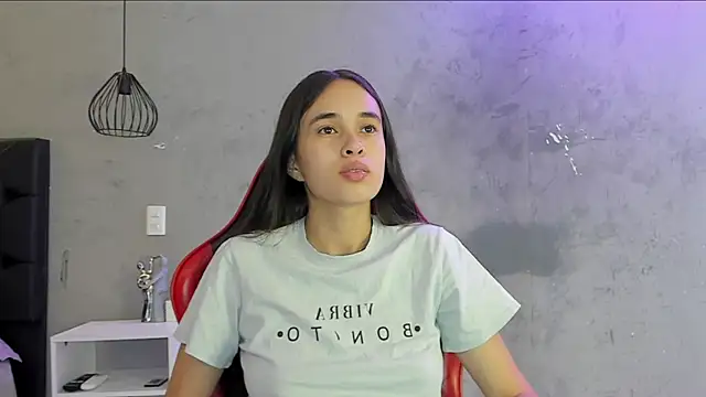 Snapshot of alice__susan chatting on May 29, 11:52 am alice susan online show from May 29, 11:52 am
