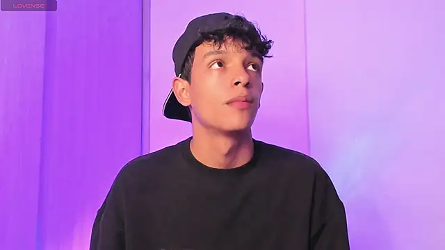 Snapshot of Maxfrost1 chatting on March 1, 10:12 pm Maxfrost1 online show from March 1, 10:12 pm