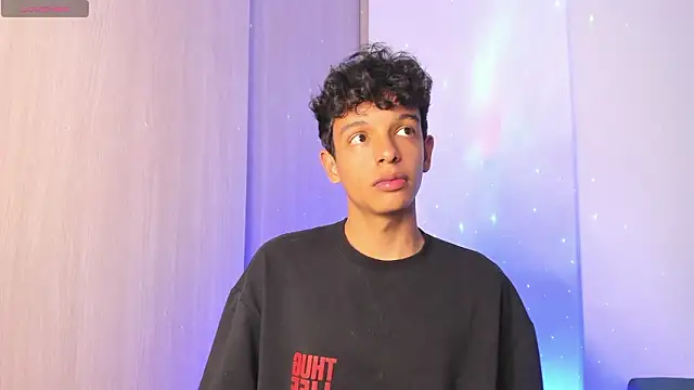 Snapshot of Maxfrost1 chatting on March 10, 10:59 pm Maxfrost1 online show from March 10, 10:59 pm