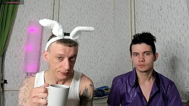 Snapshot of Tomassmitty chatting on April 14, 5:52 pm Tomassmitty online show from April 14, 5:52 pm