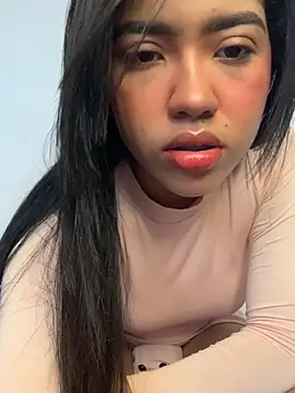 Snapshot of Lily_em chatting on June 8, 6:41 pm Lily em online show from June 8, 6:41 pm