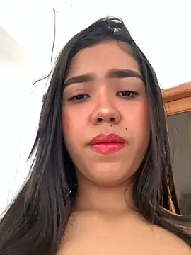 Snapshot of Lily_em chatting on July 23, 7:23 pm Lily em online show from July 23, 7:23 pm