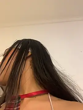 Snapshot of Lily_em chatting on August 6, 5:59 pm Lily em online show from August 6, 5:59 pm