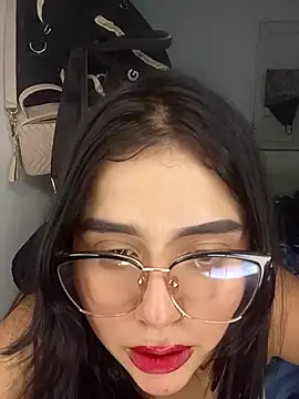 Snapshot of mila_quin chatting on May 6, 5:25 am mila quin online show from May 6, 5:25 am