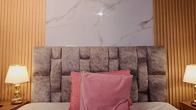 lady dark  online show from March 13, 8:04 pm