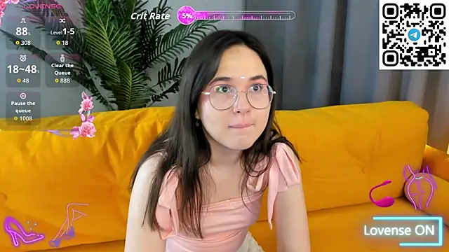 Snapshot of leylamirage chatting on May 24, 8:25 pm leylamirage online show from May 24, 8:25 pm