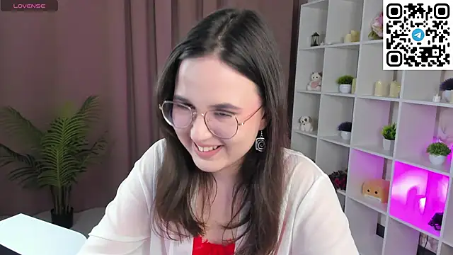 Snapshot of leylamirage chatting on June 5, 12:22 pm leylamirage online show from June 5, 12:22 pm