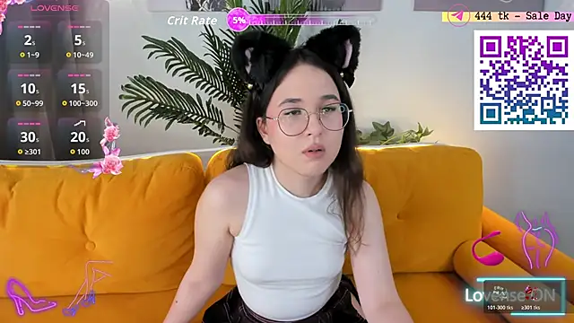 Snapshot of leylamirage chatting on June 17, 1:45 pm leylamirage online show from June 17, 1:45 pm
