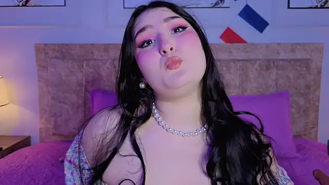 Snapshot of zoe_moon__ chatting on July 5, 2:35 pm zoe moon online show from July 5, 2:35 pm