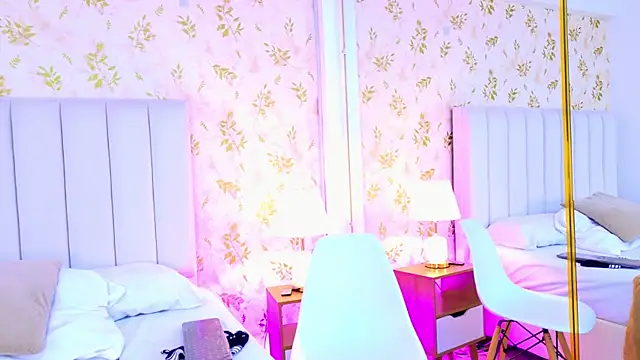 Khloe Moon online show from May 1, 12:21 pm