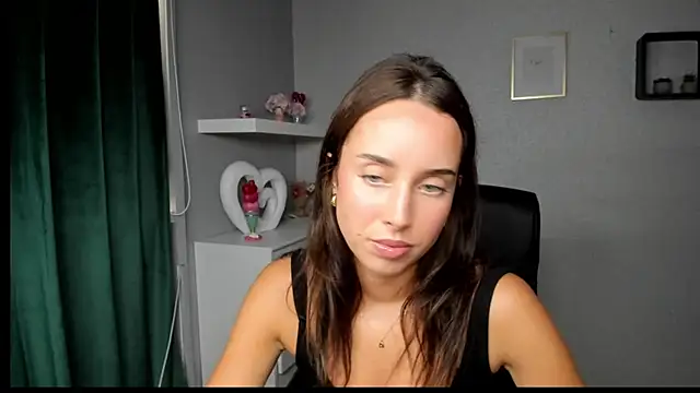 AdeleSolo online show from July 12, 1:24 pm