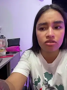 Snapshot of I_Samanthaa chatting on June 11, 12:32 am I Samanthaa online show from June 11, 12:32 am