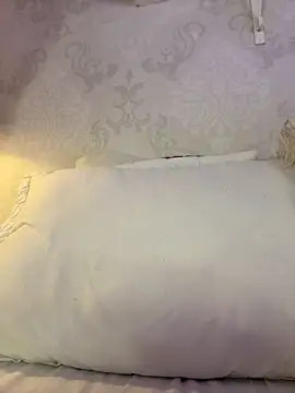 Snapshot of AlessiaVallmont chatting on May 29, 8:29 pm AlessiaVallmont online show from May 29, 8:29 pm