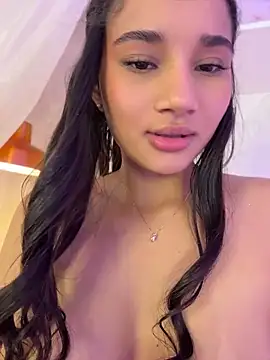Snapshot of AlessiaVallmont chatting on June 11, 12:32 am AlessiaVallmont online show from June 11, 12:32 am