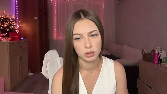 StephaniCute online show from August 5, 6:44 pm