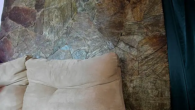 Iris Jenner1 online show from March 12, 1:50 pm