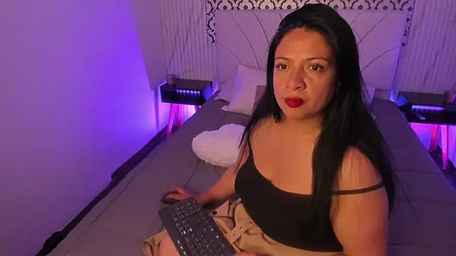 Renatta Milly online show from February 18, 3:24 am