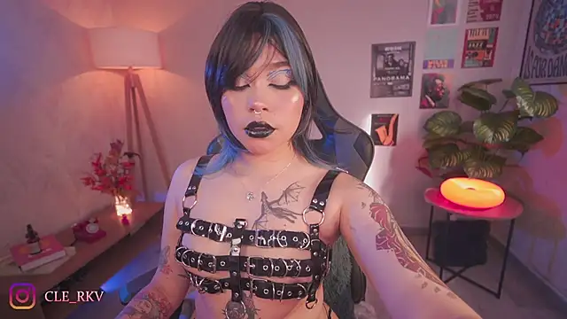 violette clerk1  online show from June 5, 8:14 pm