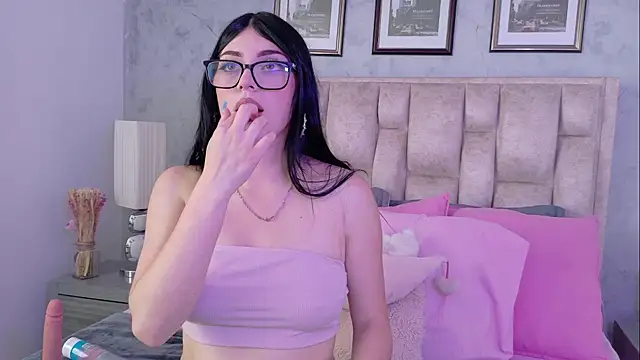 IsabellaRossi online show from June 14, 5:37 pm