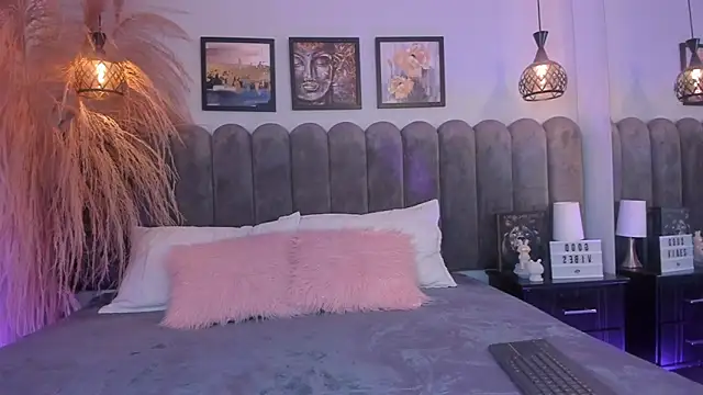 Bella  Peach online show from April 29, 3:32 am
