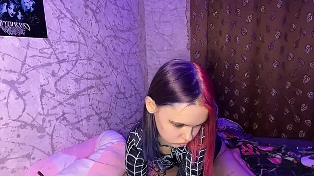 AmaliaJess online show from April 27, 4:27 pm
