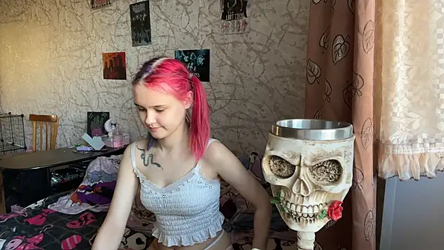 AmaliaJess online show from April 29, 1:48 pm