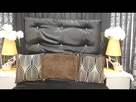 Snapshot of MarinaFoster chatting on May 17, 6:33 am MarinaFoster online show from May 17, 6:33 am