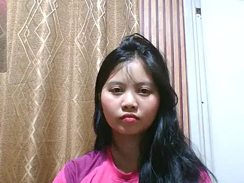 Snapshot of Kylie111777 chatting on April 1, 12:28 pm Kylie111777 online show from April 1, 12:28 pm