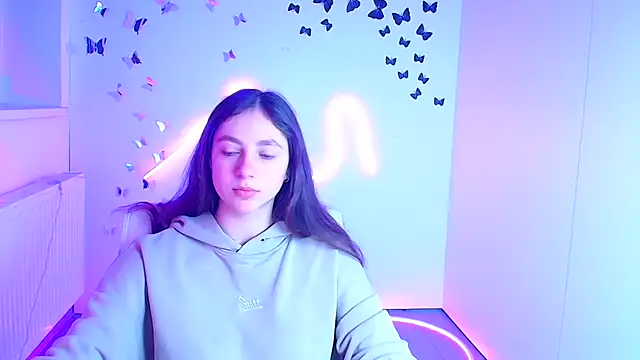 KissMeJulia online show from March 16, 6:28 am