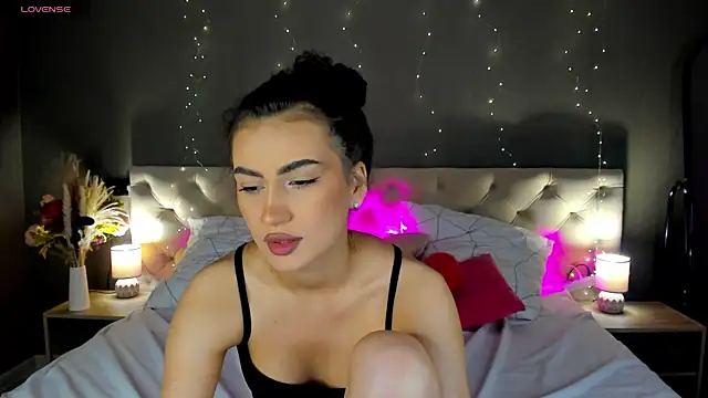 Snapshot of Adele_Lanea chatting on May 18, 12:40 am Adele Lanea online show from May 18, 12:40 am