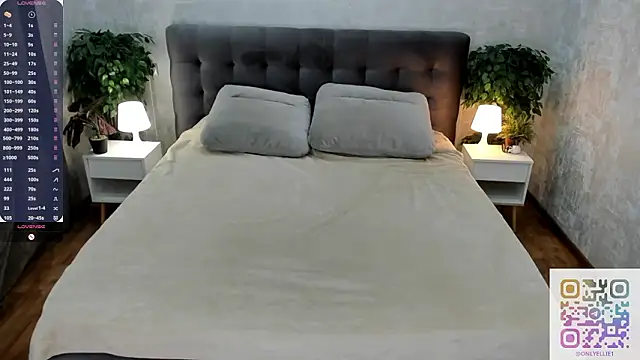  smile in glow  online show from March 11, 5:41 pm