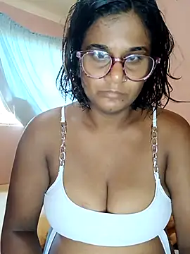 indianstrawberrylips4u online show from March 20, 5:23 am