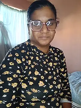 Snapshot of indianstrawberrylips4u chatting on July 6, 9:17 am indianstrawberrylips4u online show from July 6, 9:17 am