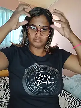 Snapshot of indianstrawberrylips4u chatting on July 28, 9:15 am indianstrawberrylips4u online show from July 28, 9:15 am