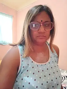 Snapshot of indianstrawberrylips4u chatting on August 1, 6:12 am indianstrawberrylips4u online show from August 1, 6:12 am