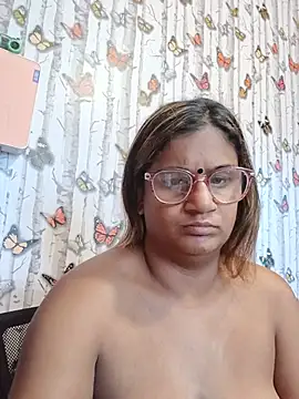 Snapshot of indianstrawberrylips4u chatting on August 2, 5:17 am indianstrawberrylips4u online show from August 2, 5:17 am
