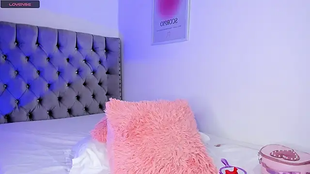 eva cutee  online show from March 7, 10:07 pm