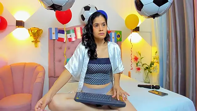 Paulynavera online show from June 19, 1:26 pm
