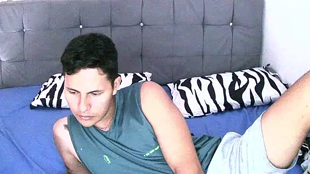 19daniboy online show from May 4, 9:44 pm