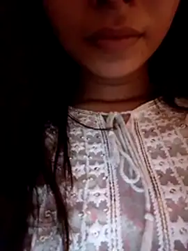 Snapshot of cute_girl_29 chatting on July 31, 4:39 pm cute girl 29 online show from July 31, 4:39 pm