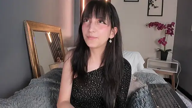 Snapshot of LunaaHarper chatting on June 22, 9:12 pm LunaaHarper online show from June 22, 9:12 pm