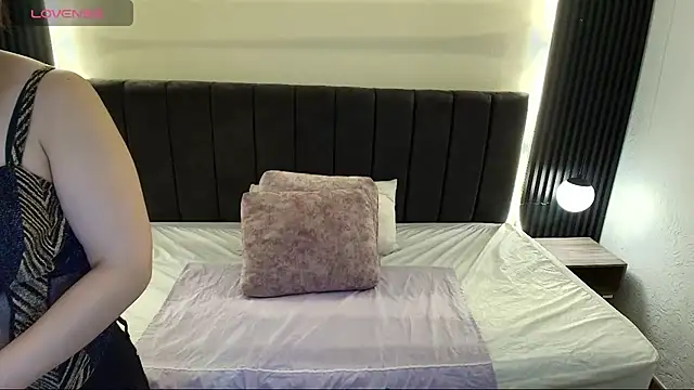 MoriahStorm online show from April 30, 12:44 pm