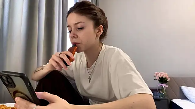 adelecloud online show from March 9, 8:18 am