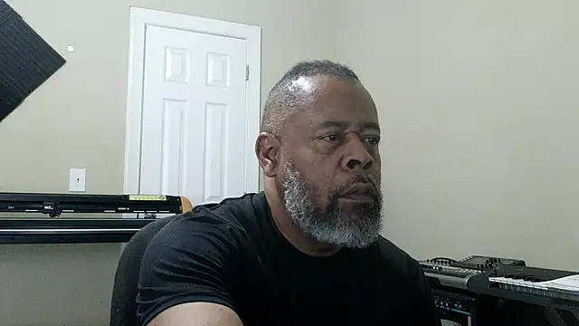 Cleozevo1961 online show from March 16, 6:23 pm