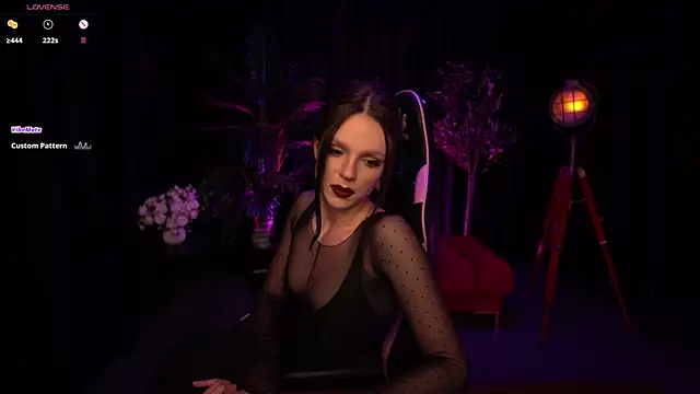 Snapshot of Wild_Alice_me chatting on June 10, 3:55 pm Wild Alice me online show from June 10, 3:55 pm