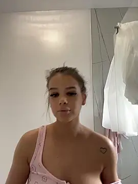 clarabarness15 online show from March 14, 8:53 am